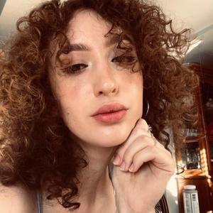 Meet your Posher, Caroline